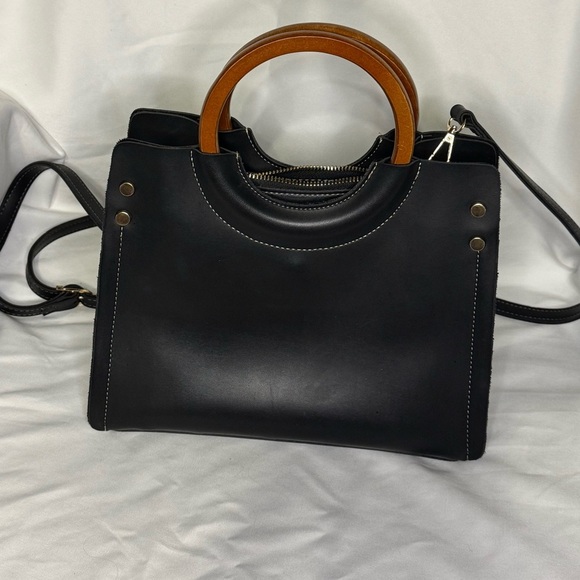 Laura Ashley Black Ivy Tote Crossbody shoulder bag with wooden handles - Picture 2 of 7